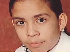 Fredy Villanueva TÉMOIGNAGE Un espace dédié à la mémoire de Fredy qui nous a quitté tragiquement le 9 août 2009. Que vous soyez artiste ou non, partager avec nous vos souvenirs et vos sentiments suite à ce terrible événement.